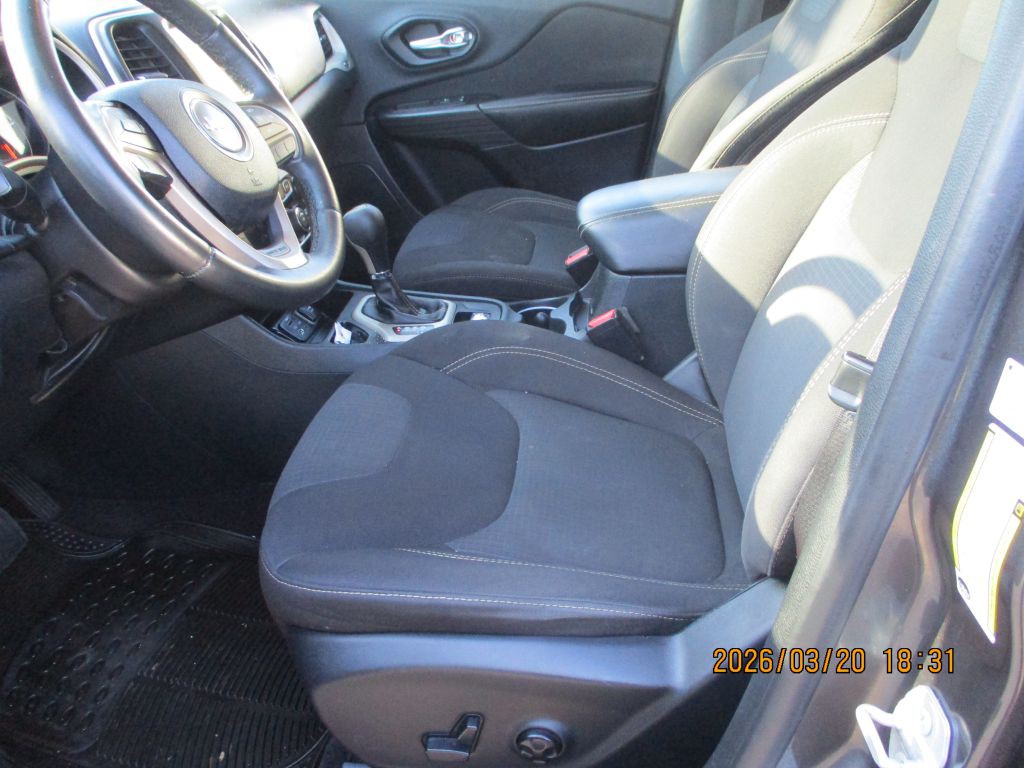 2016 Jeep Cherokee Image 9