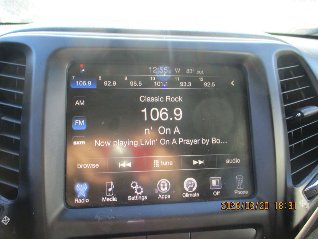 2016 Jeep Cherokee Image 10