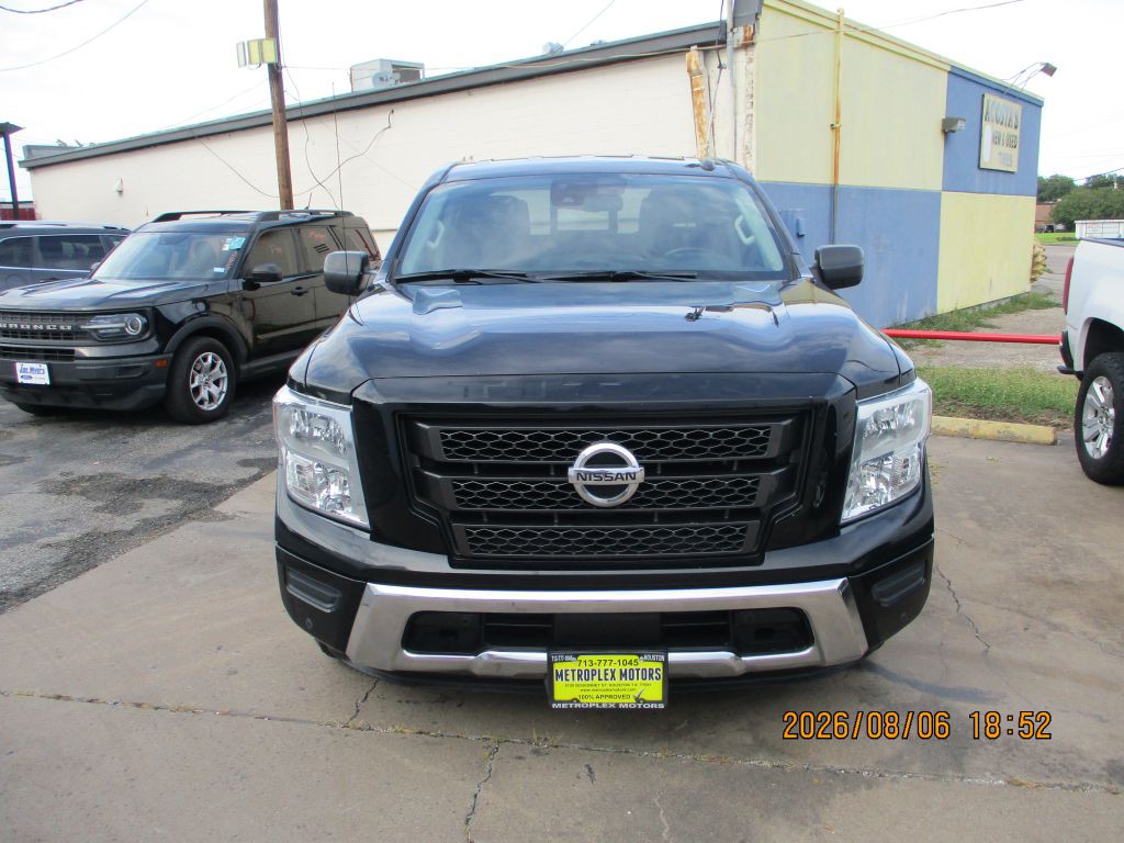 2021 Nissan Titan Image 2
