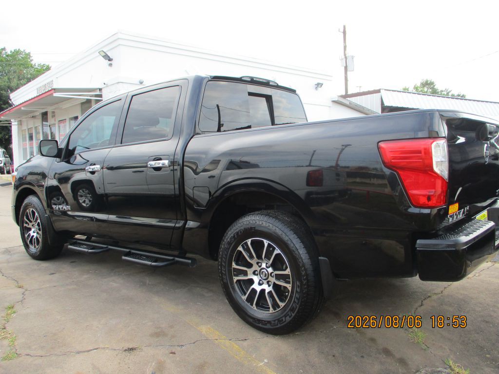 2021 Nissan Titan Image 6