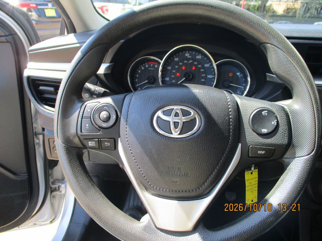 2016 Toyota Corolla Image 8