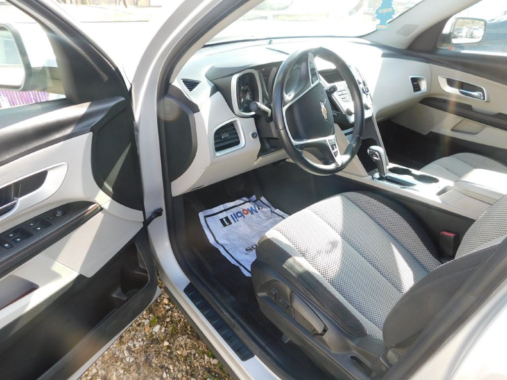 2010 Chevrolet Equinox Image 6