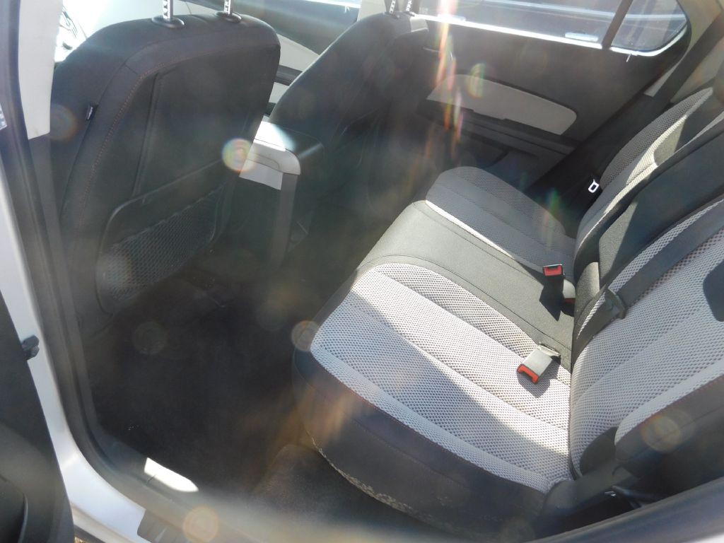 2010 Chevrolet Equinox Image 7