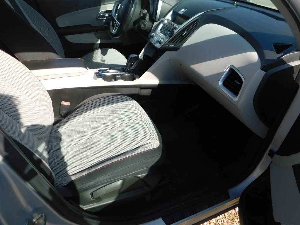 2010 Chevrolet Equinox Image 8