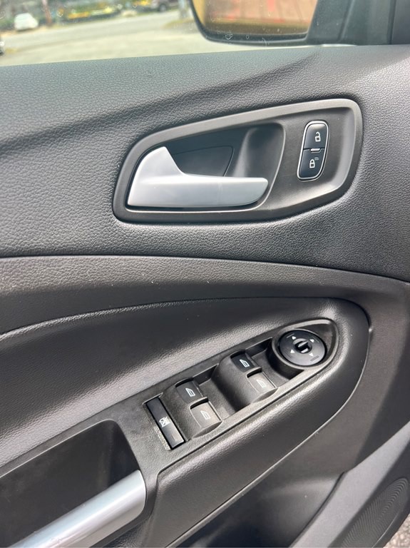 2017 Ford Escape Image 9