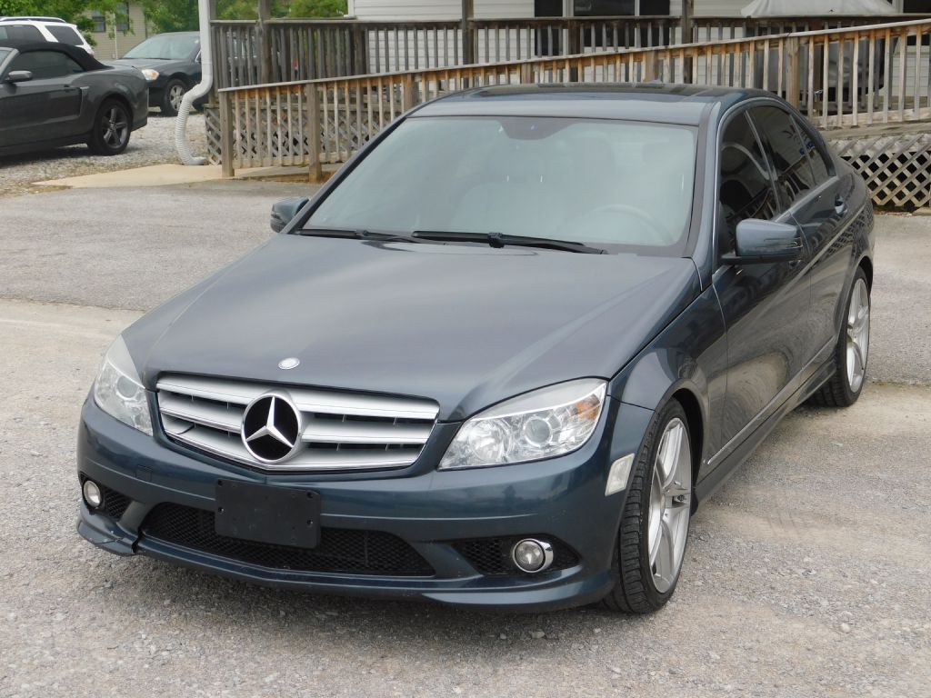 2010 Mercedes-Benz C-Class Image 1