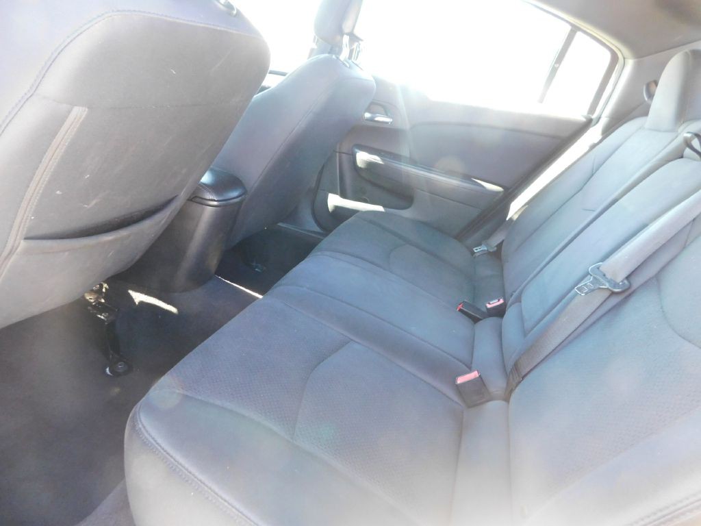 2013 Chrysler 200 Image 7