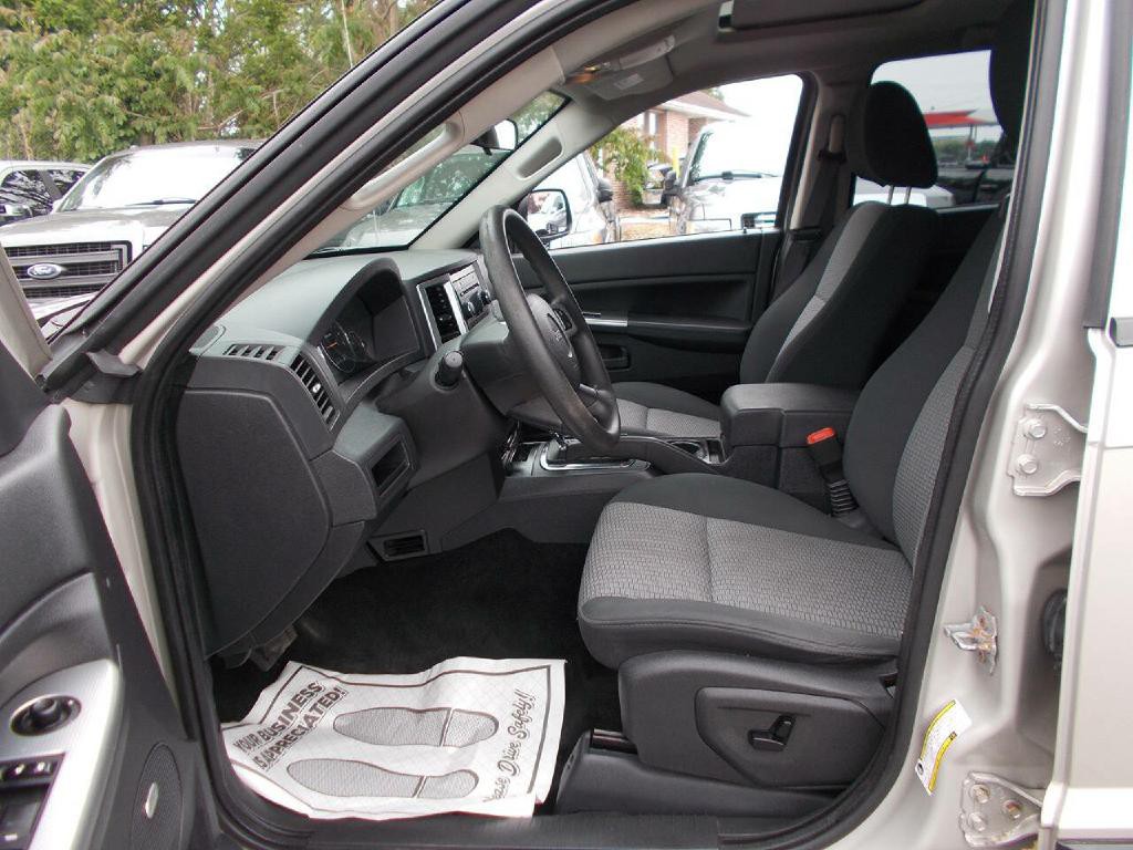 2008 Jeep Grand Cherokee Image 9