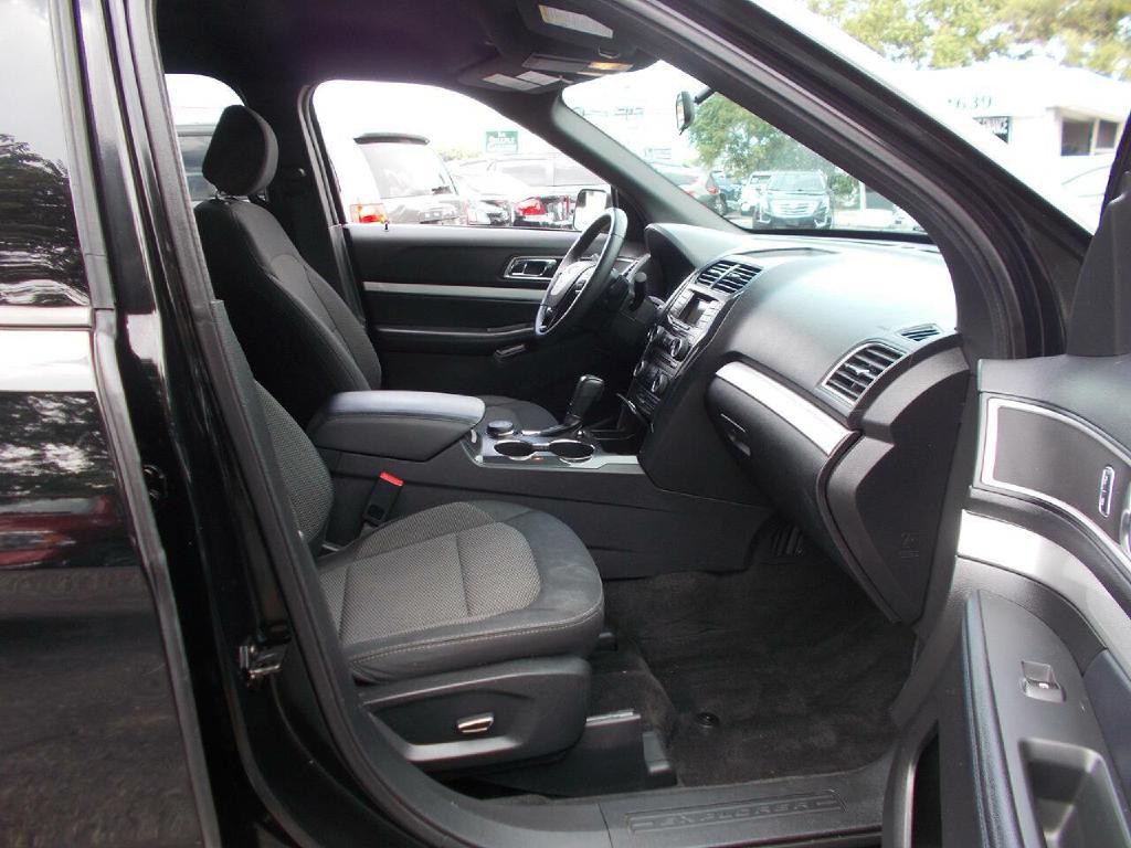2017 Ford Explorer Image 13