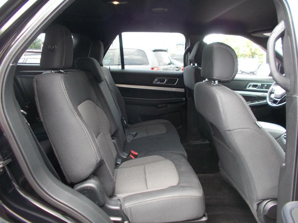 2017 Ford Explorer Image 14