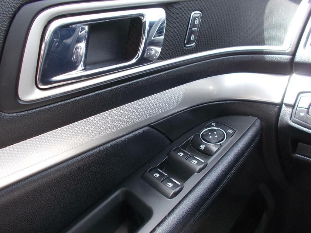 2017 Ford Explorer Image 19