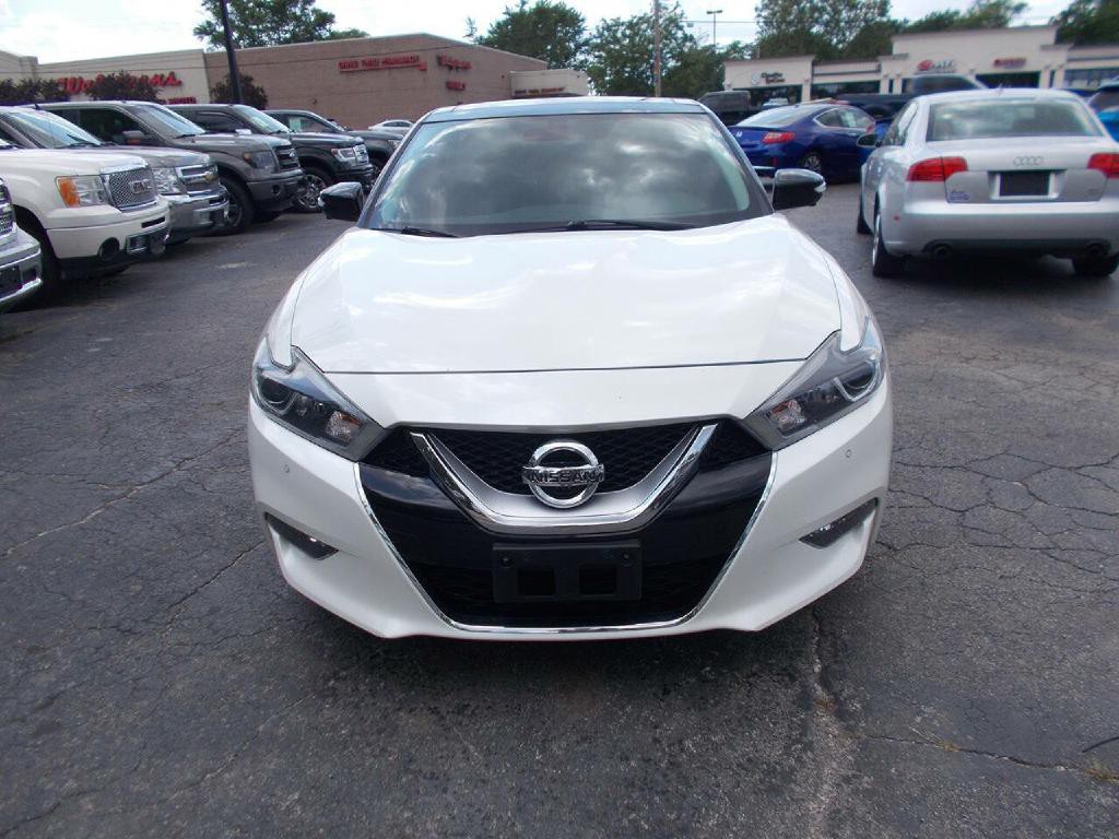 2016 Nissan Maxima Image 2