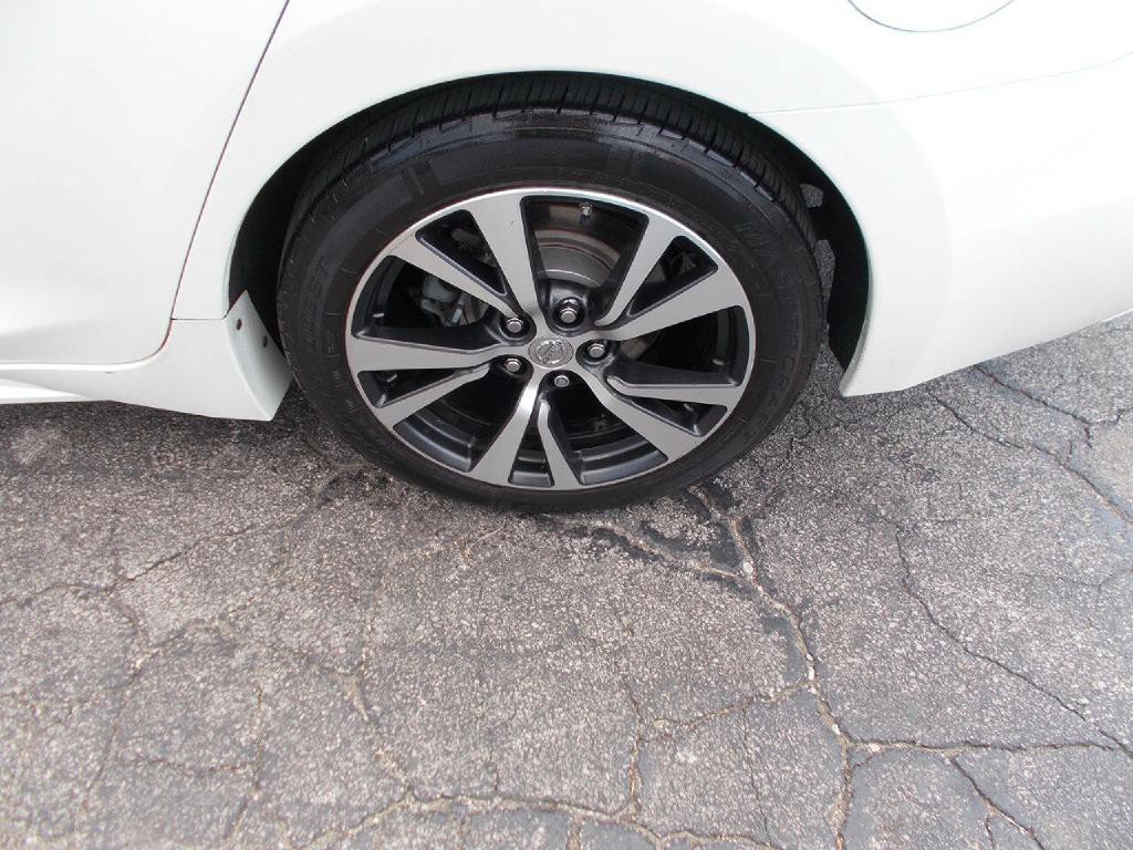 2016 Nissan Maxima Image 5