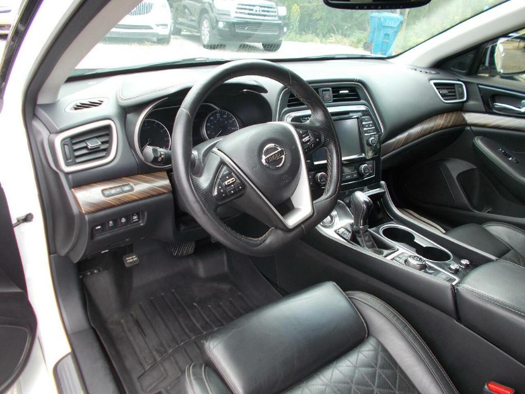 2016 Nissan Maxima Image 10