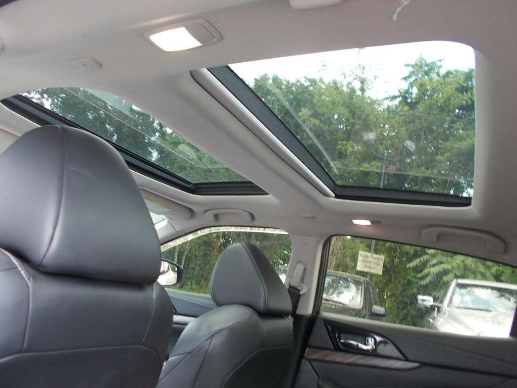 2016 Nissan Maxima Image 12