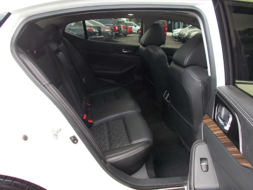 2016 Nissan Maxima Image 17