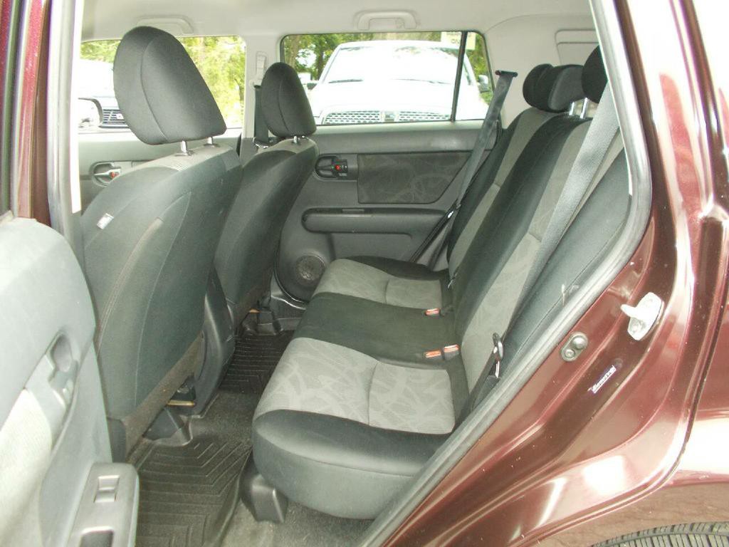 2013 Scion xB Image 11
