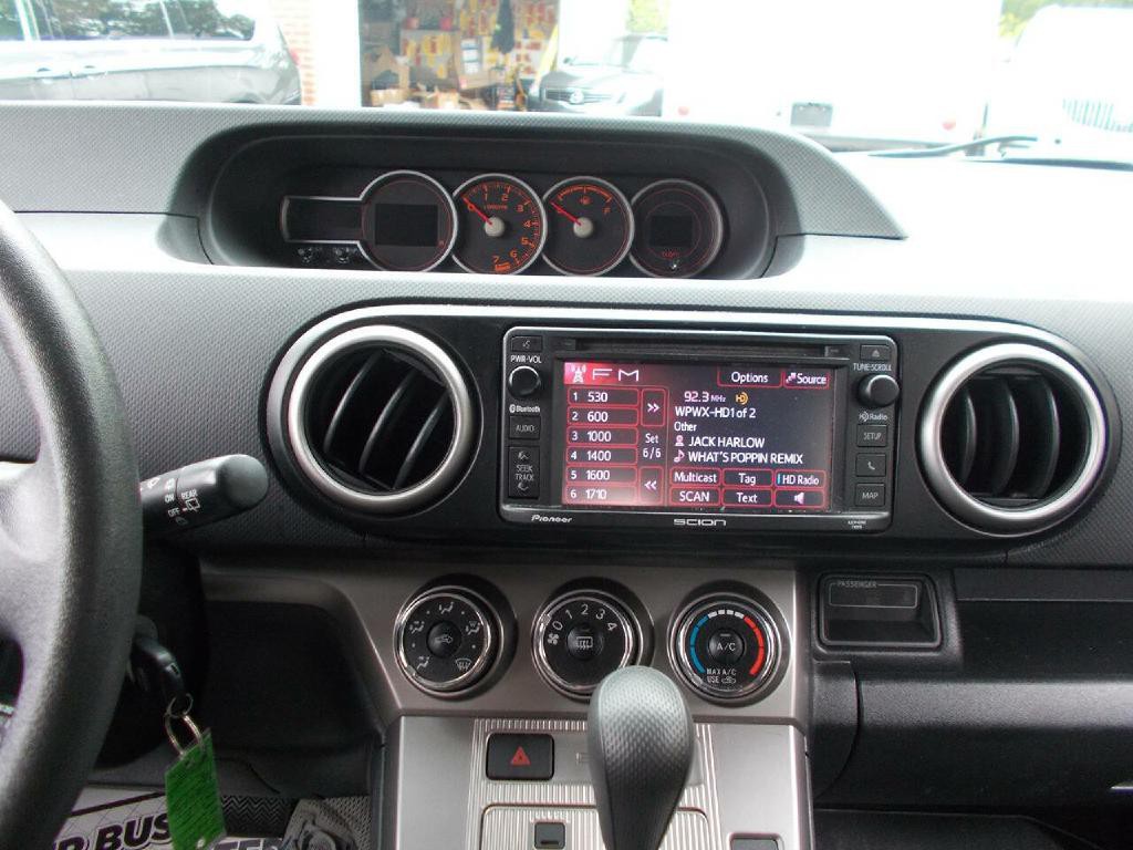 2013 Scion xB Image 16
