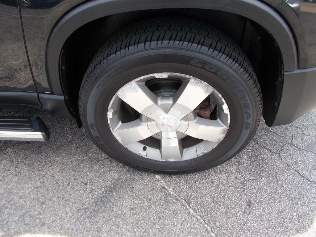 2011 GMC Acadia Image 4