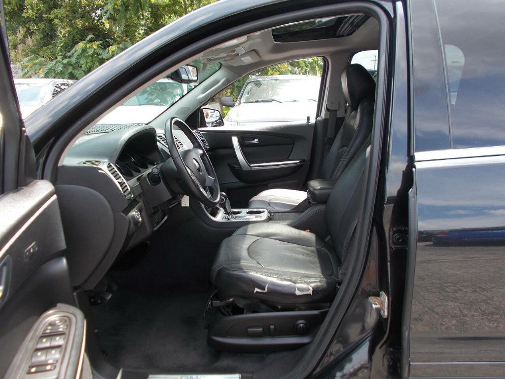 2011 GMC Acadia Image 10