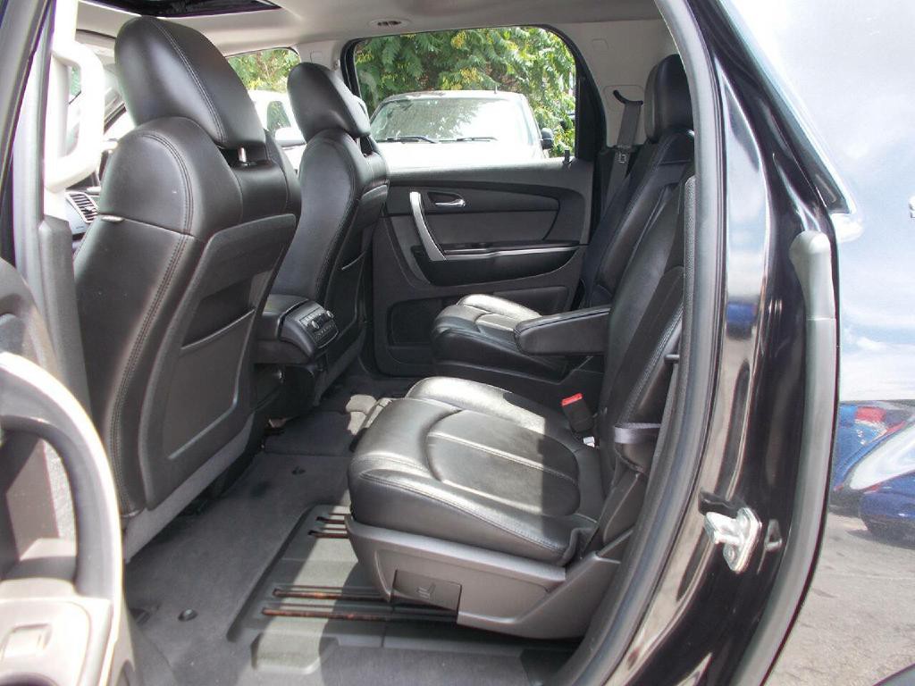2011 GMC Acadia Image 12