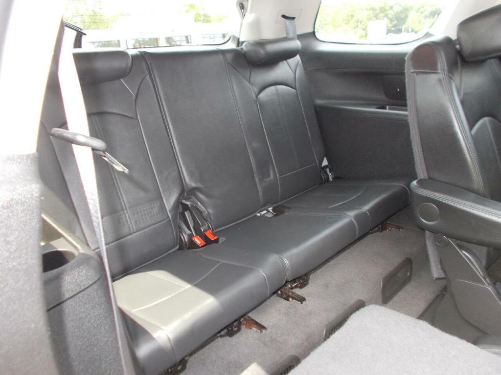 2011 GMC Acadia Image 16