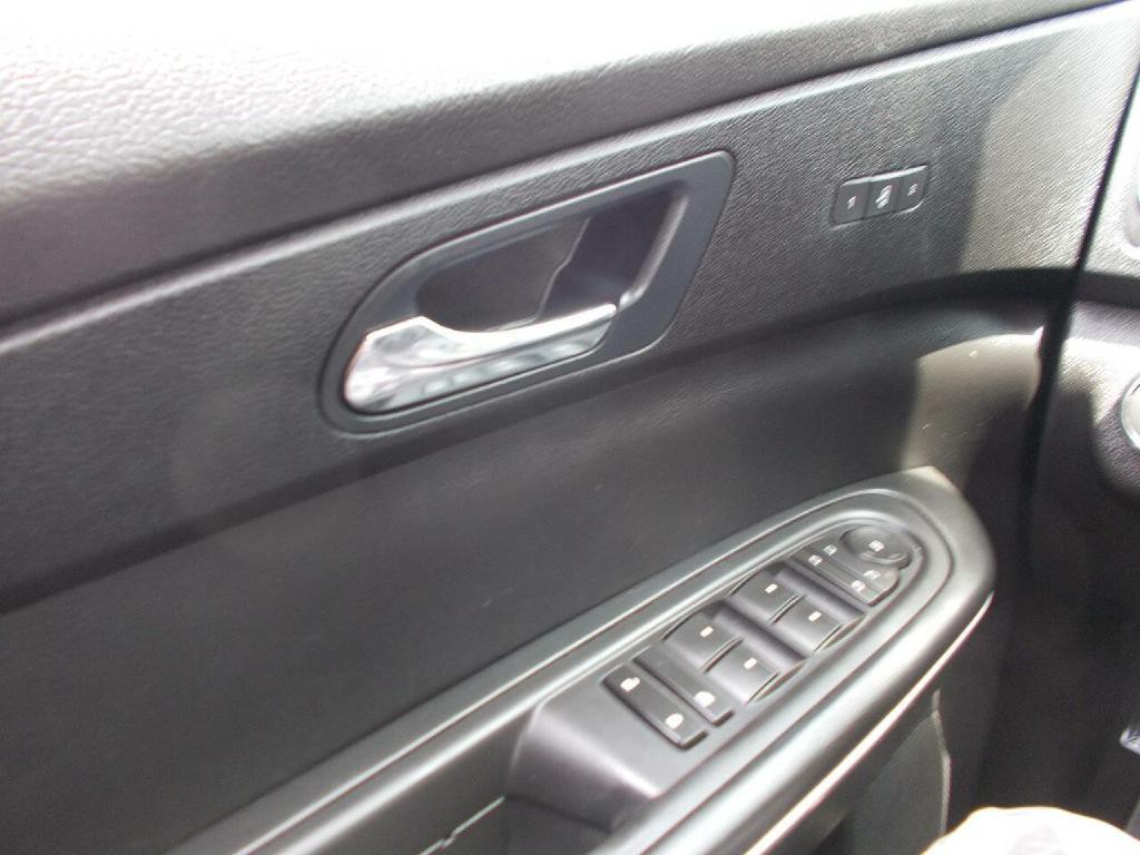 2011 GMC Acadia Image 19