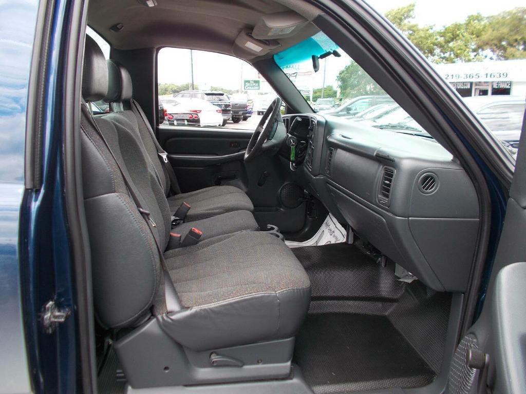 2002 GMC Sierra 1500 Image 10