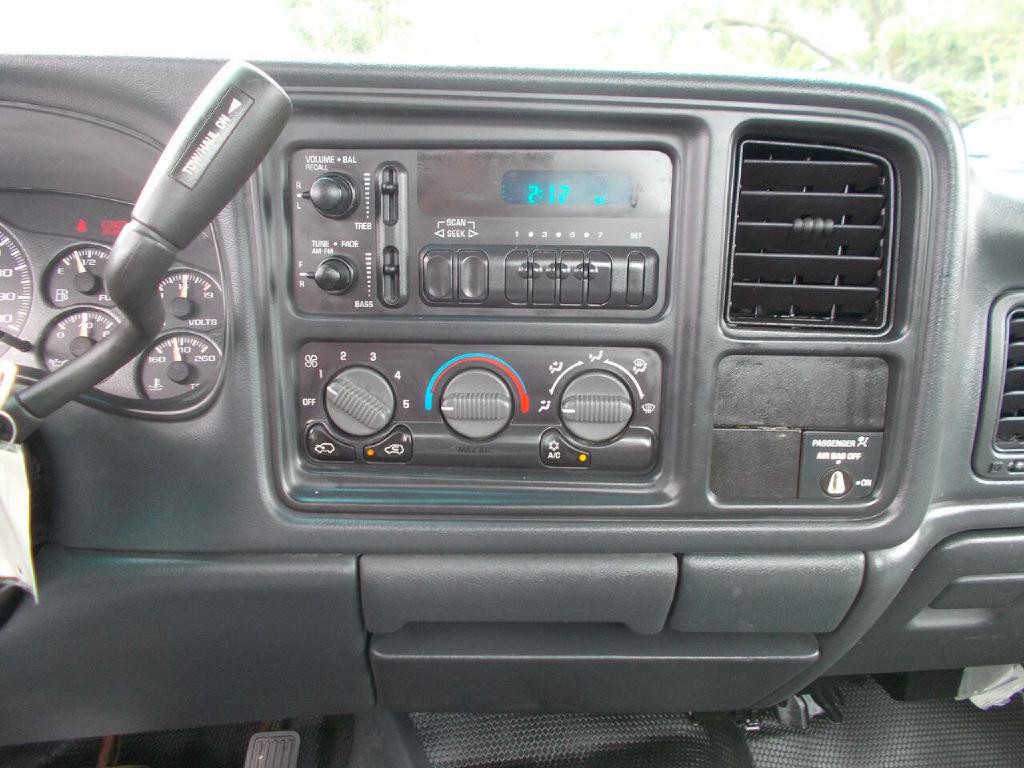 2002 GMC Sierra 1500 Image 12