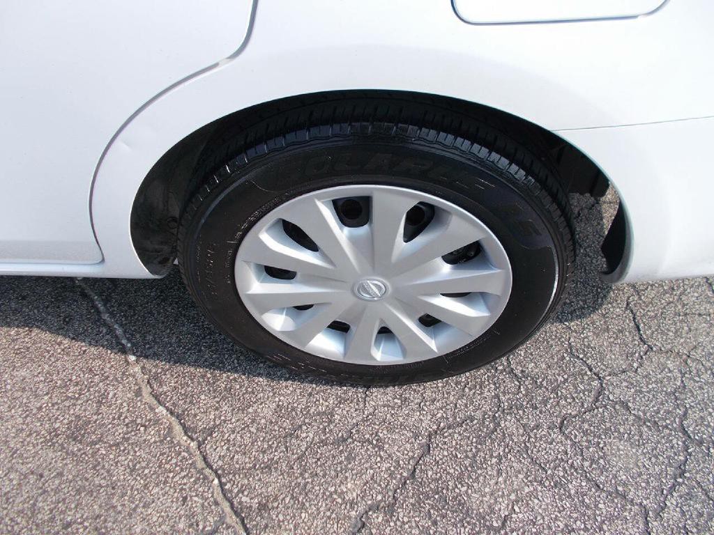 2018 Nissan Versa Image 5