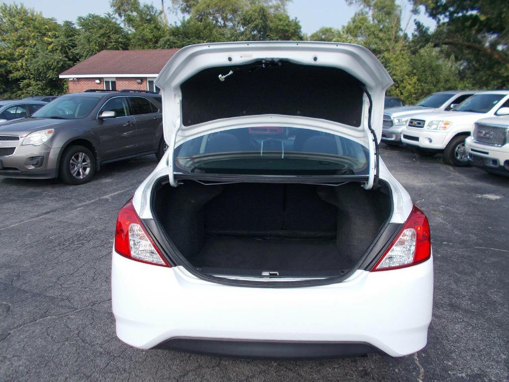 2018 Nissan Versa Image 6
