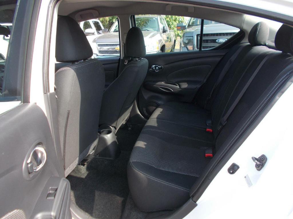 2018 Nissan Versa Image 11