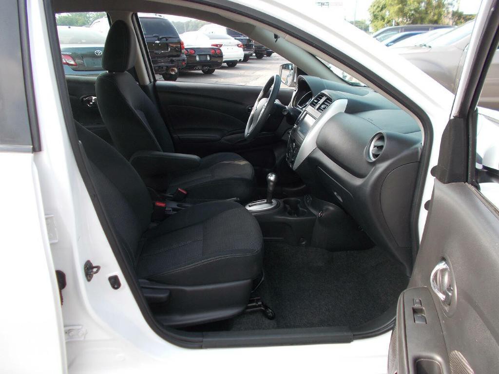 2018 Nissan Versa Image 12