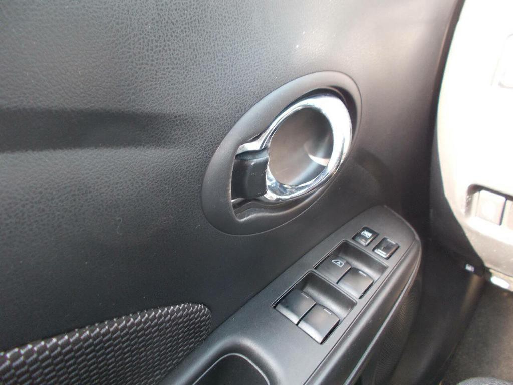 2018 Nissan Versa Image 17