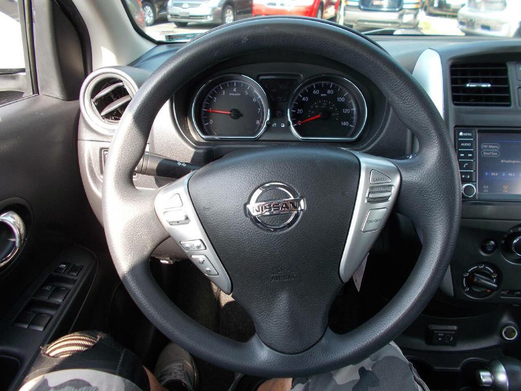 2018 Nissan Versa Image 19