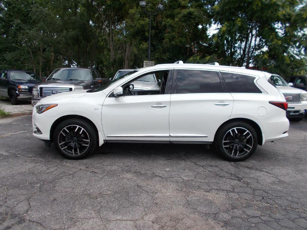 2017 INFINITI QX60 Image 1