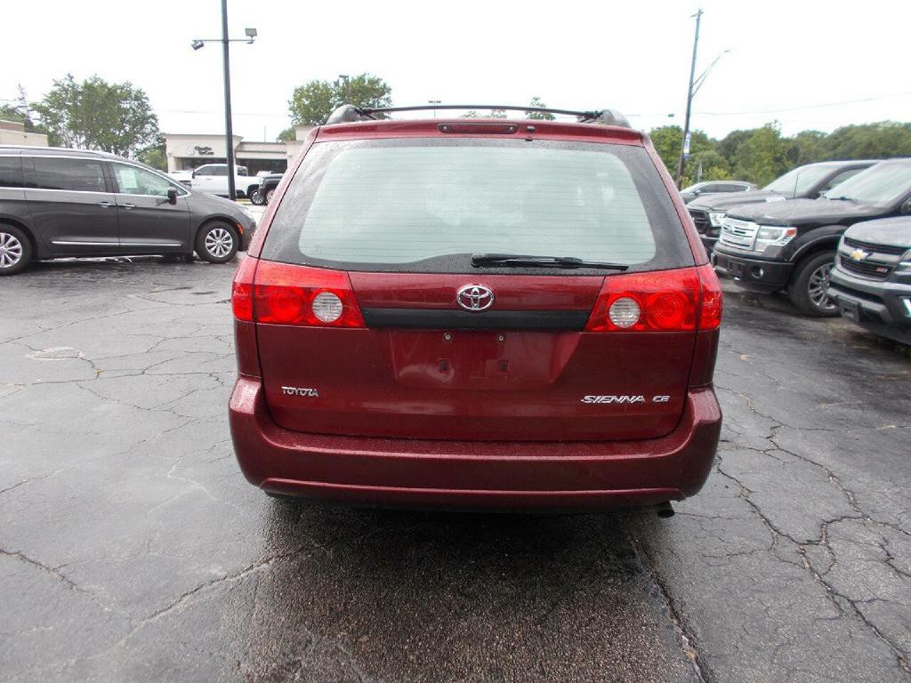 2008 Toyota Sienna Image 4