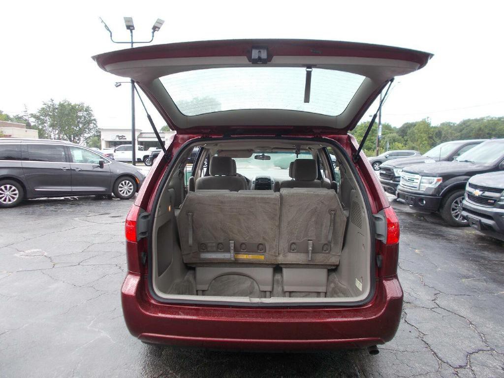 2008 Toyota Sienna Image 6