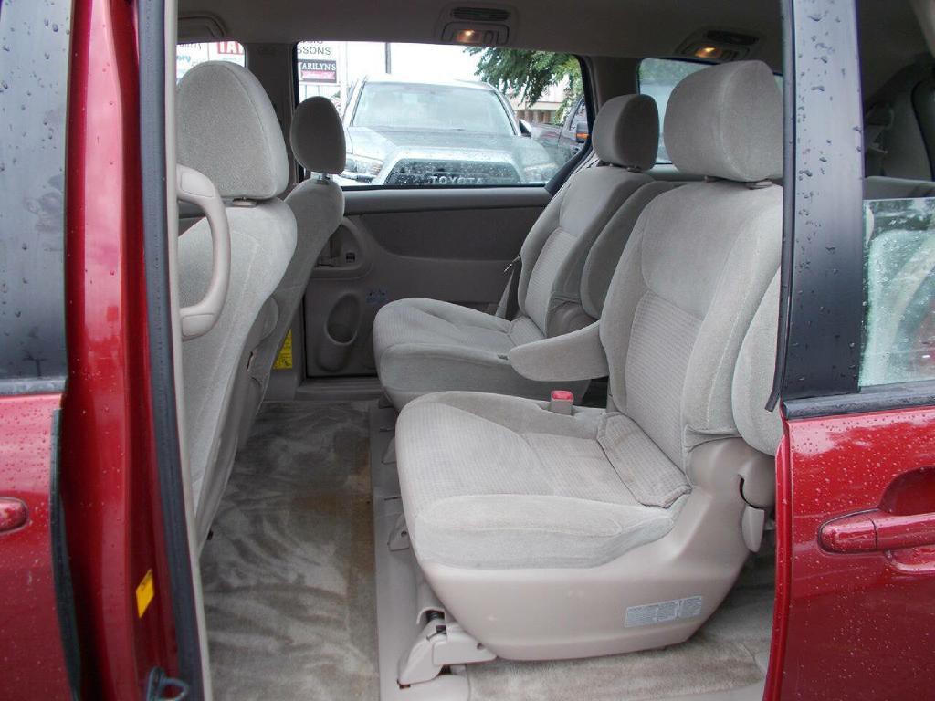2008 Toyota Sienna Image 11