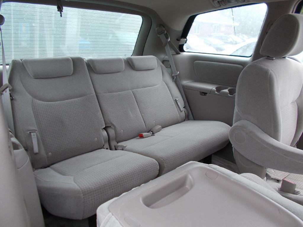2008 Toyota Sienna Image 15