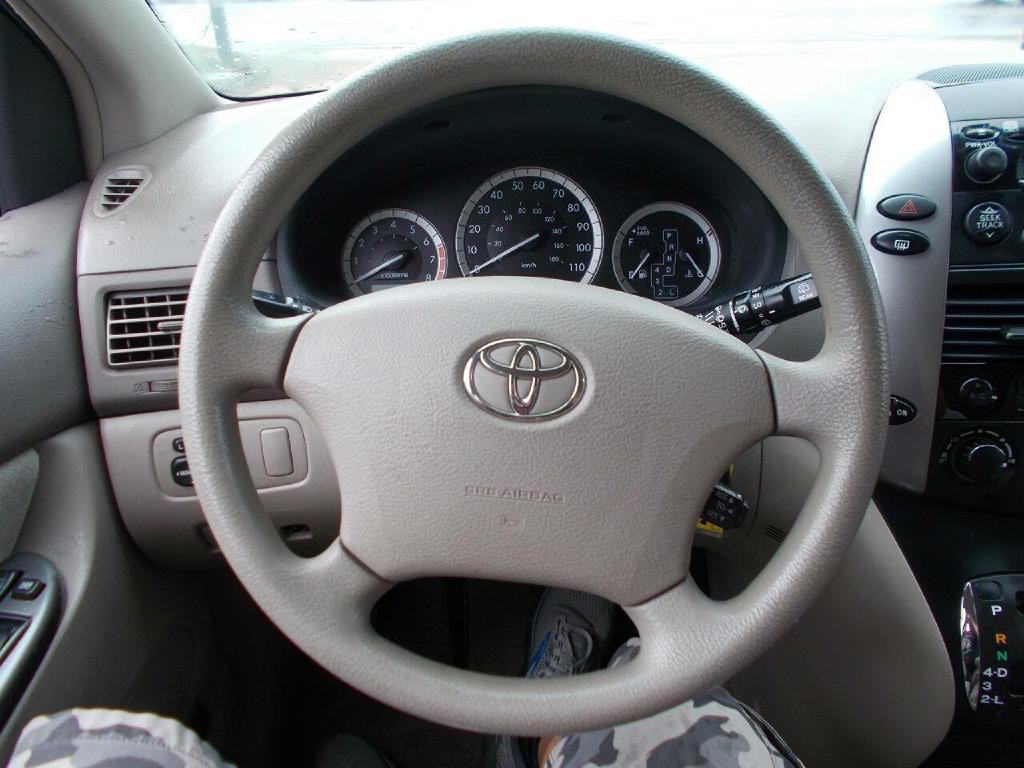 2008 Toyota Sienna Image 19