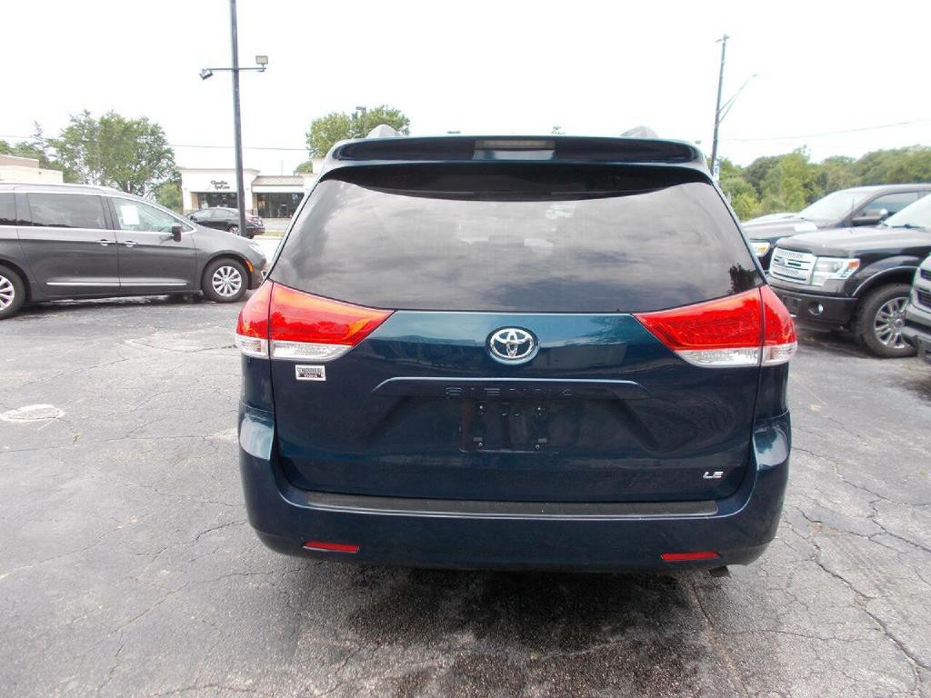 2012 Toyota Sienna Image 5
