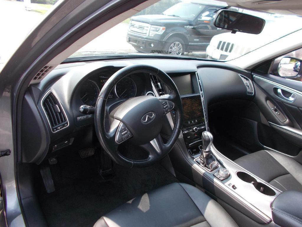 2015 INFINITI Q50 Image 9