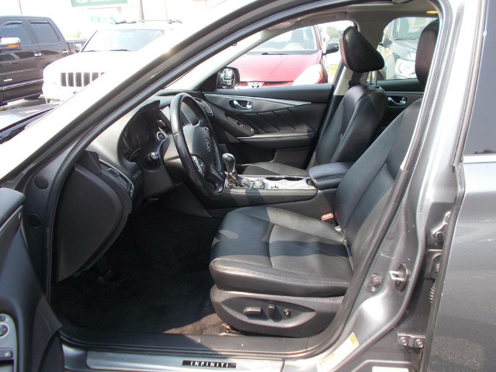 2015 INFINITI Q50 Image 11