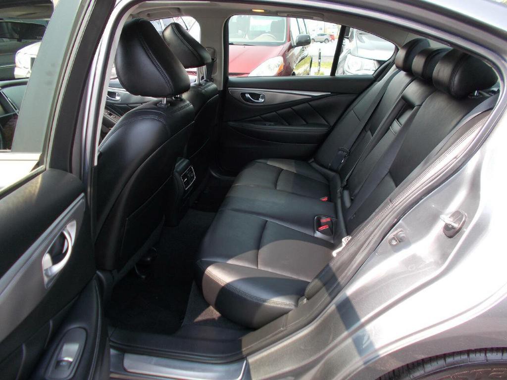 2015 INFINITI Q50 Image 12
