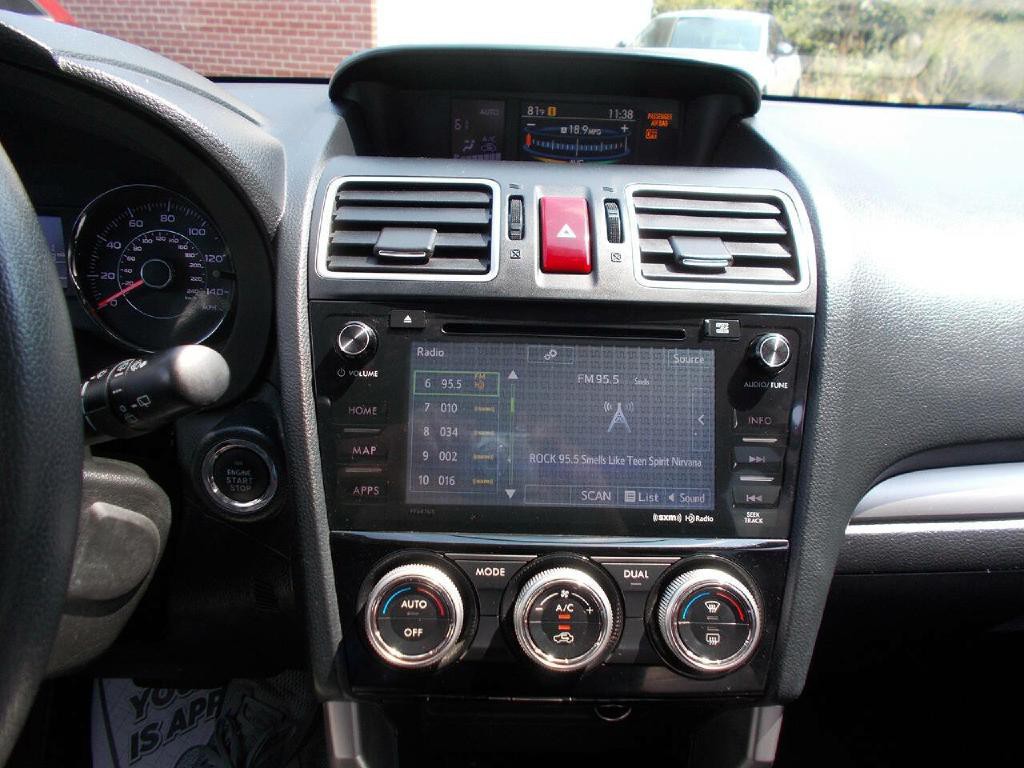 2016 Subaru Forester Image 16