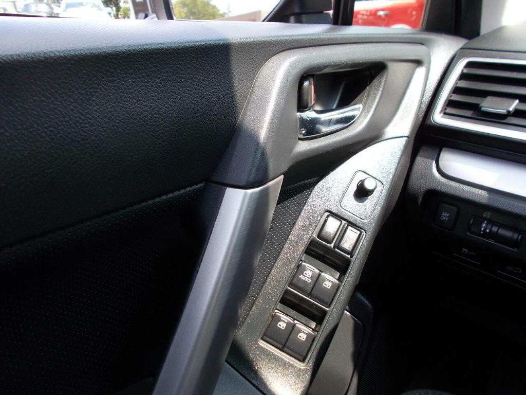 2016 Subaru Forester Image 19