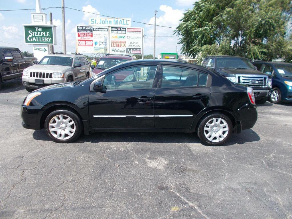 2010 Nissan Sentra Image 1
