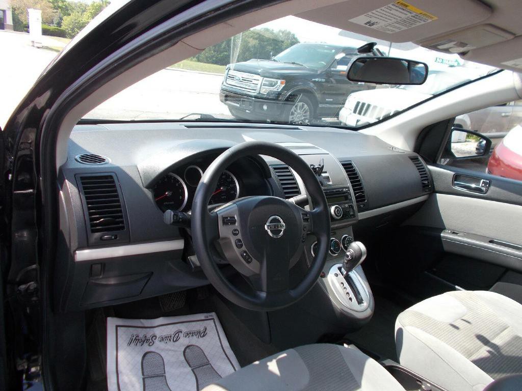2010 Nissan Sentra Image 11