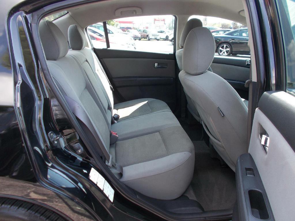 2010 Nissan Sentra Image 15